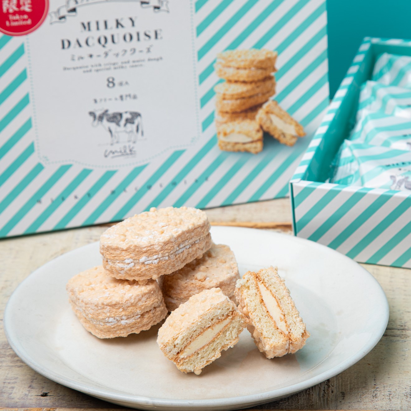 【母の日専用BOX・常温】 ミルキーダックワーズ8個入&フラワーギフトセット